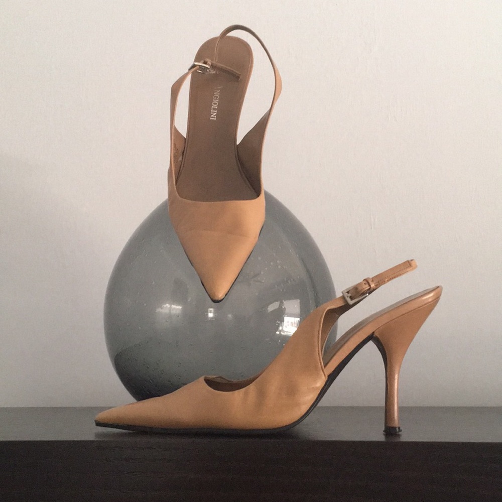 7.5 Enzo Angiolini sling back pumps